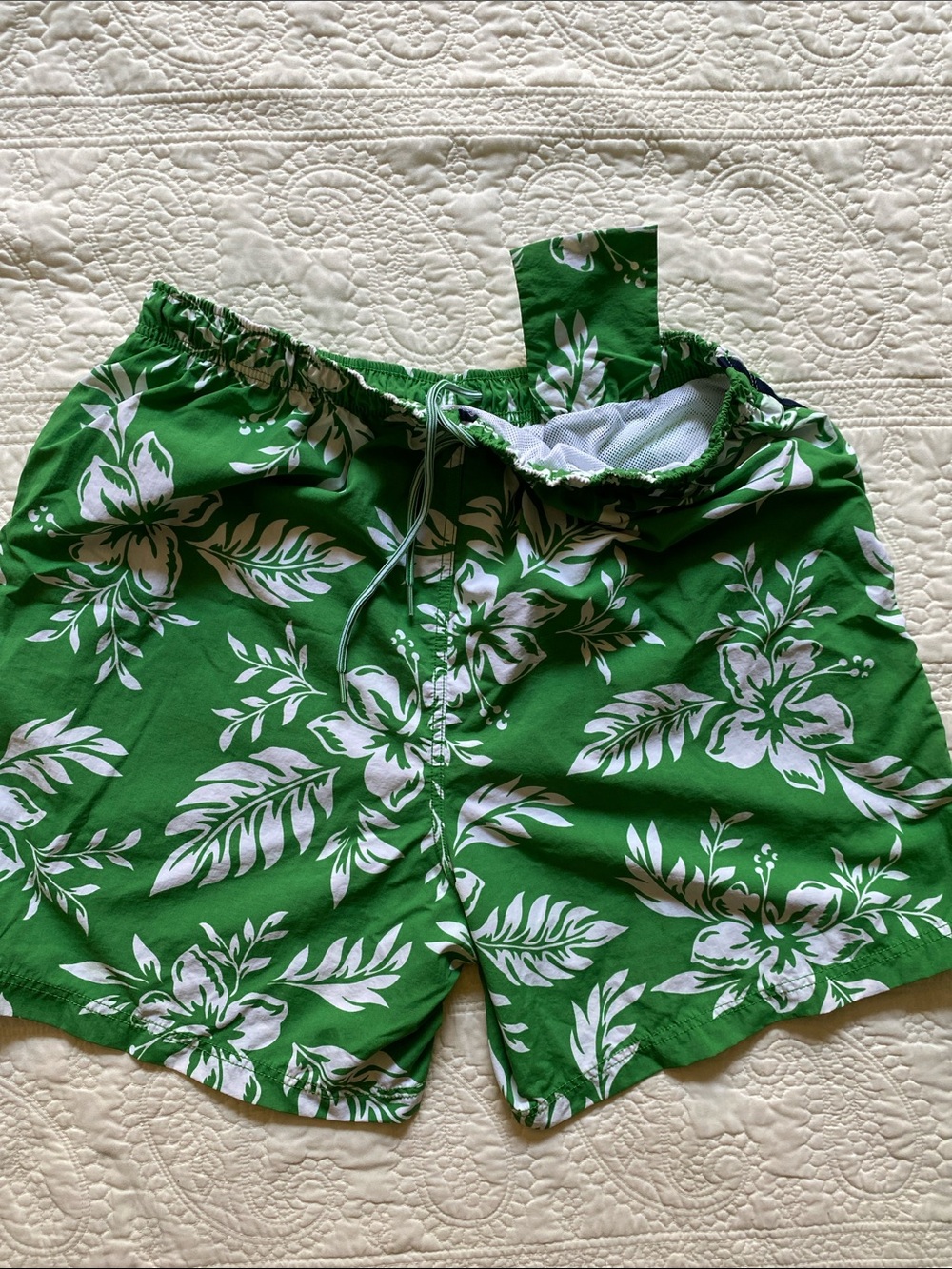 Men Bundle Columbia  and nautical  Beach Swim shorts new/like new green/yello XL